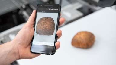 Die App zeigt an, um welche Brötchensorte es sich handelt. © Ann-Kristin Teigelkamp