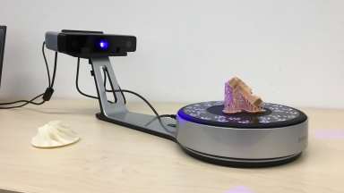 3D-Scanner erfasst ein Modell aus dem Zahntechnik-Bereich