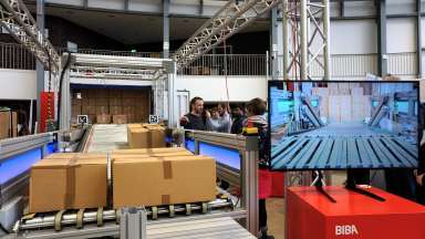 Interaktiver Roboter hilft beim Entladen | Foto: Aleksandra Himstedt / BIBA