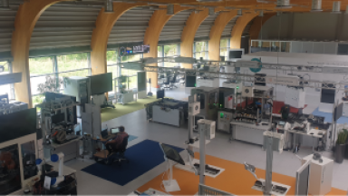 SmartFactoryOWL - Blick von der Empore
