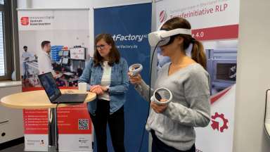 Person bei der Nutzung von VR4PAUL