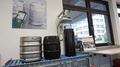 Teil einer Fass-Füllanlage mit RFID-Transpondertechnik