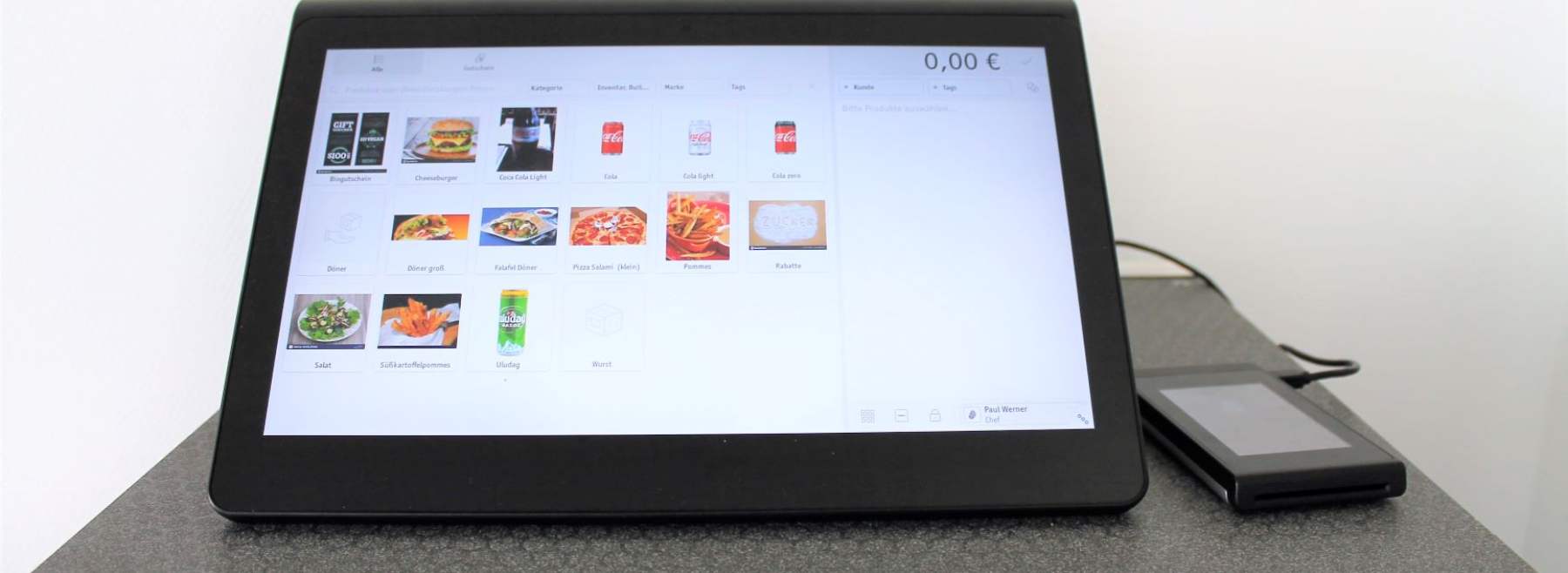 Bezahlterminal mit Beispielprodukten