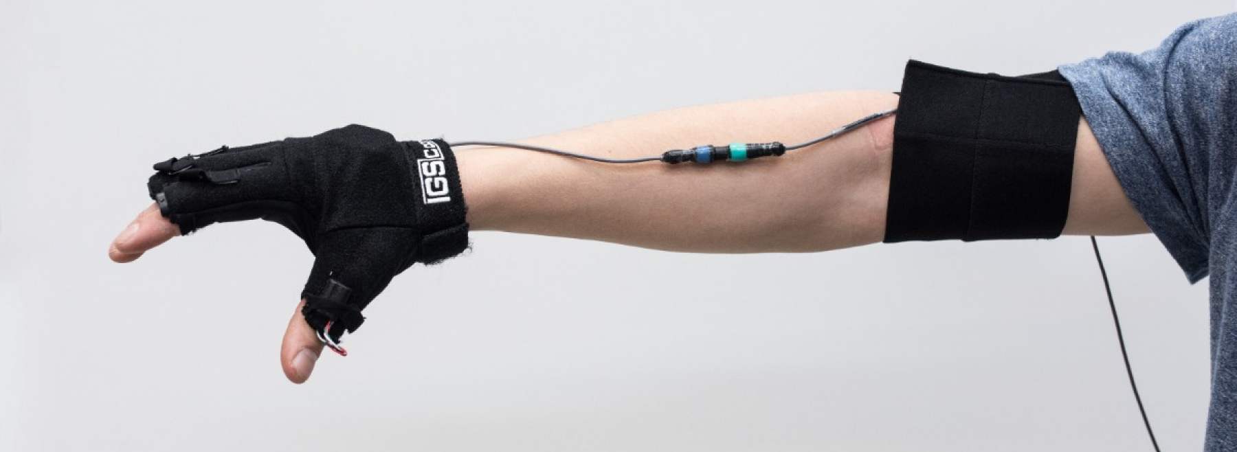 Datenhandschuh - am Arm
