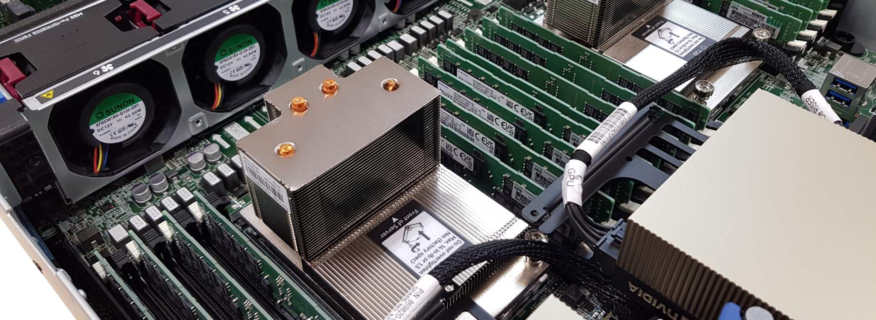 KI Server des Kompetenzzentrums Cottbus mit 48 Zen 3 Kernen von AMD und 512 GB RAM