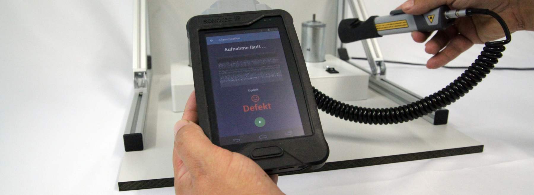 KI-App auf mobilem Ultraschallprüfgerät